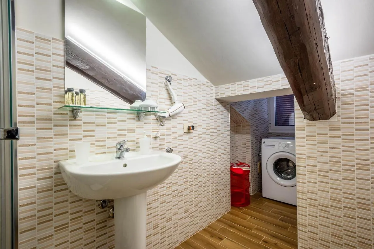 Luvi - Mantova Apartment Milan 0*,  Italy